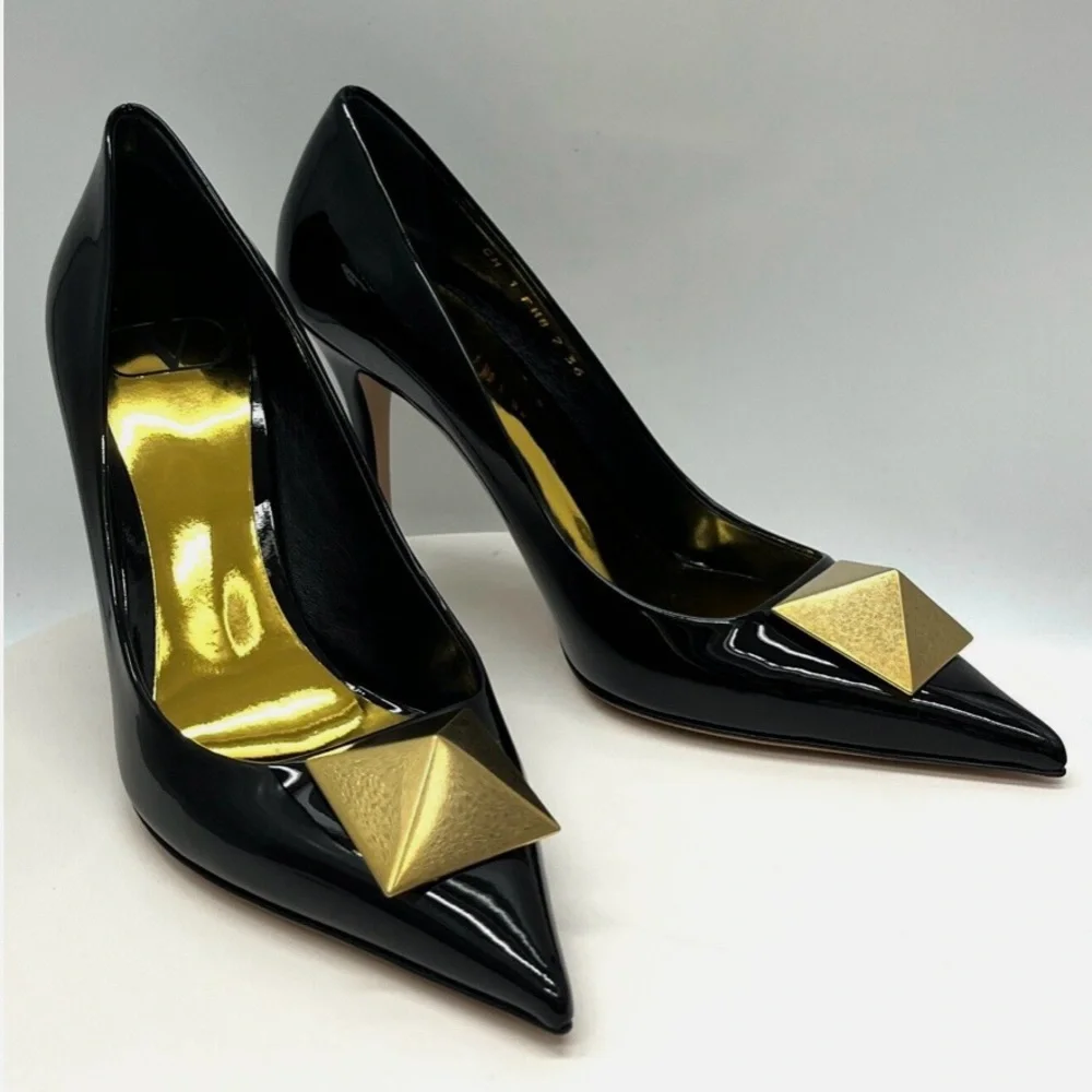 NEW Valentino Garavani One Stud Pointy-toe Patent Leather Pumps. 7.5 US/37.5 EU - Picture 3 of 13